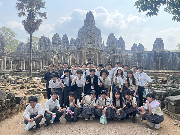 武南_カンボジアでは観光だけでなく、遺跡修復という貴重な機会を得て、平和について思いを馳せました