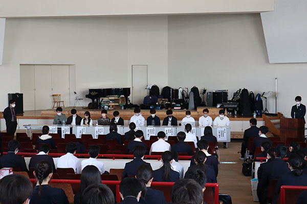 千葉日大_卒業生座談会なども行われ、経験をシェアし合えます