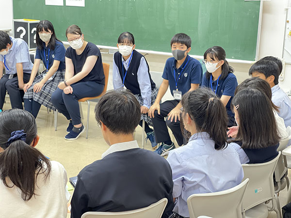 開智日本橋_さまざまな考えに触れ、自ら発信する機会も豊富です