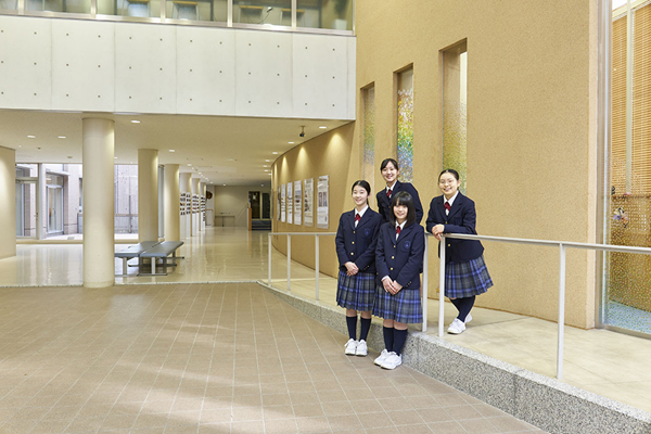 麴町学園女子中学校