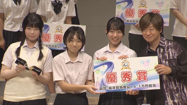 共立女子_左の３人が「承認欲求girls」たち！