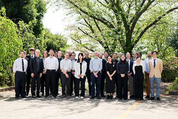 三田国際_複数のInternational Teacher(IT)が生徒たちの学校生活をサポート