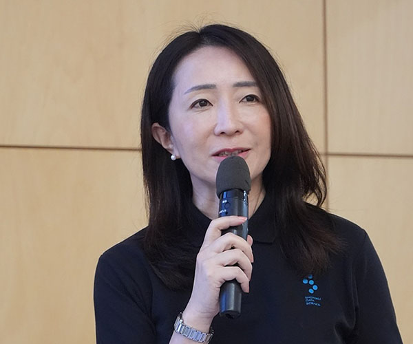 聖徳_データサイエンス部長のドゥラゴ英理花先生