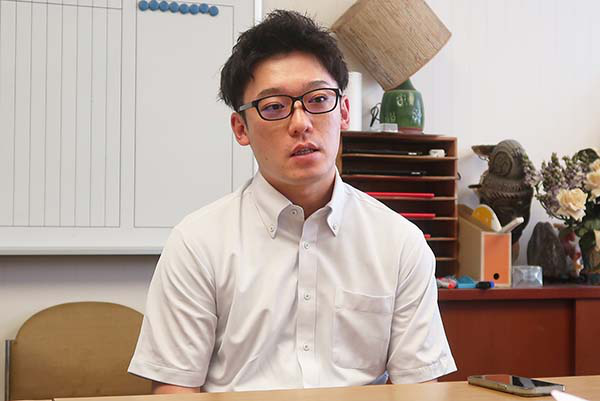 昭和学院_イギリス語学研修に同行した井村海渡先生