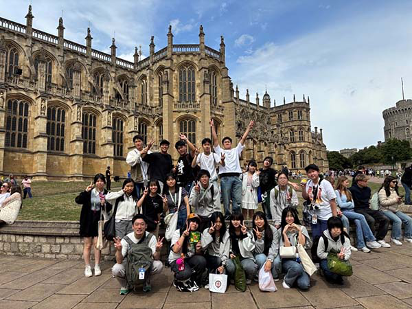 昭和学院_教会見学や市内散策で歴史や生活に触れる