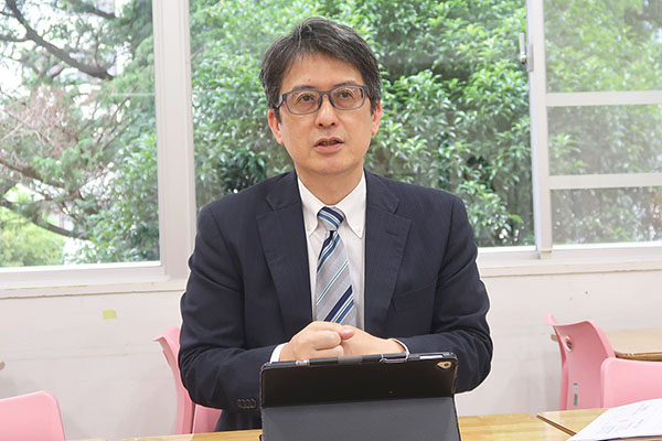 東京家政大附_新教育プログラムについて解説する荒籾和成教頭先生